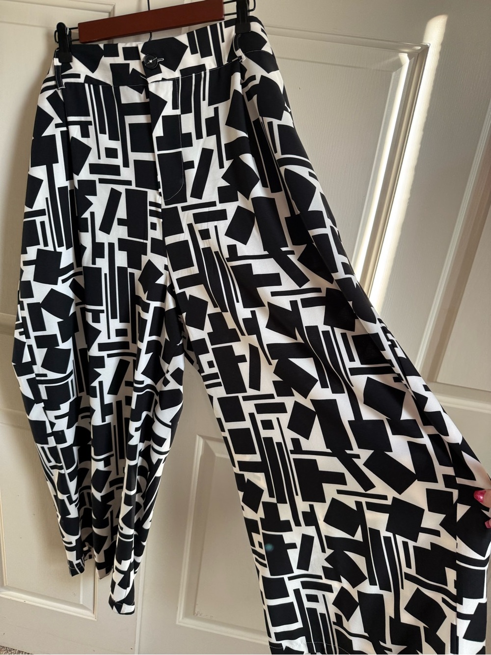 Studio by Torrid Black and White Wide Leg Pants - Geometric Print Size 24